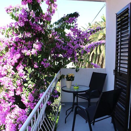 Apartments Milatic Jelsa  Extérieur photo