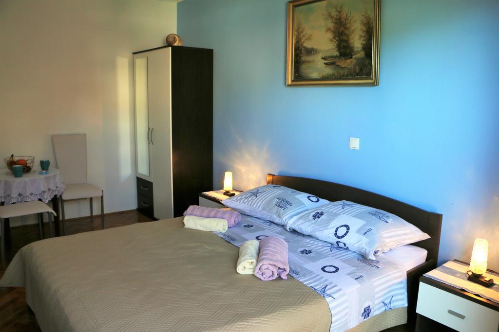 Apartments Milatic Jelsa  Extérieur photo