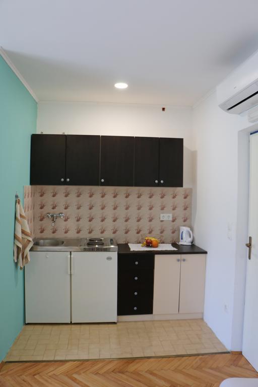 Apartments Milatic Jelsa  Extérieur photo