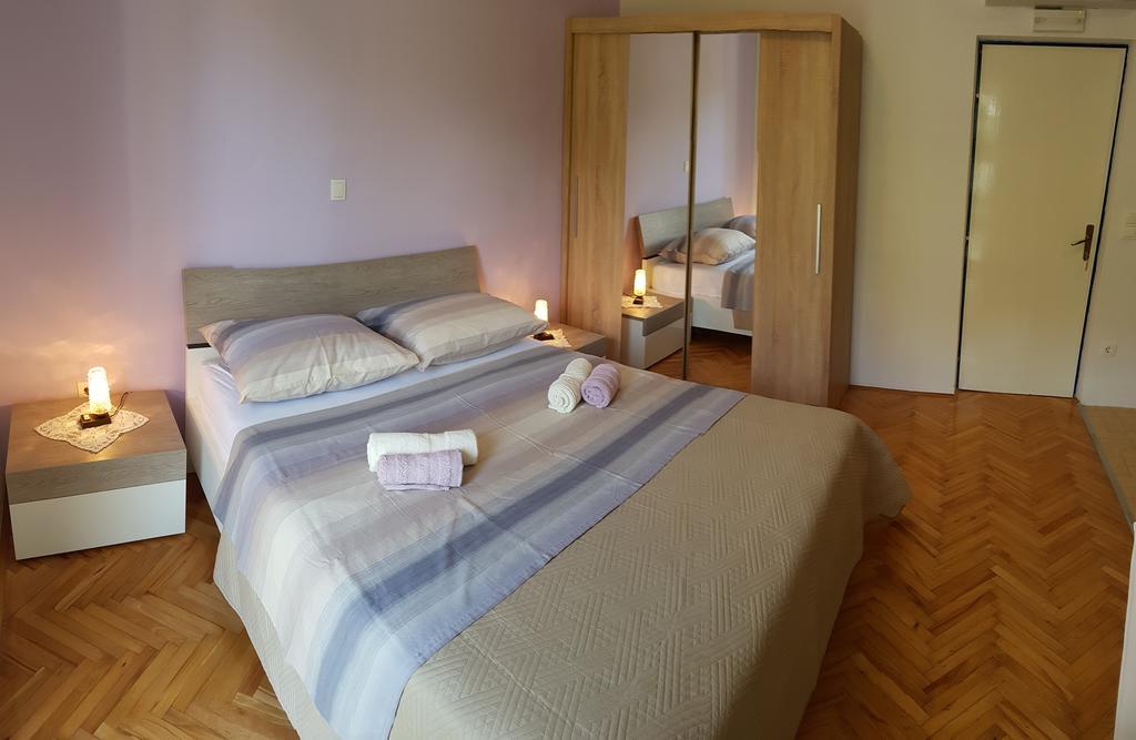 Apartments Milatic Jelsa  Extérieur photo
