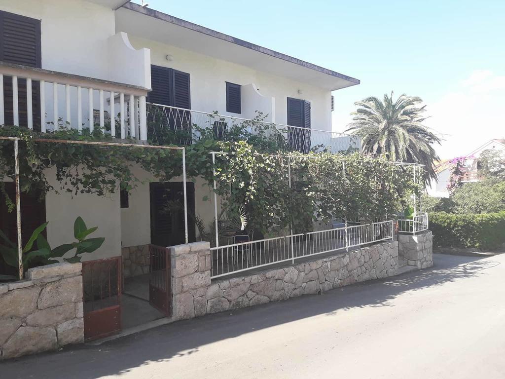 Apartments Milatic Jelsa  Extérieur photo